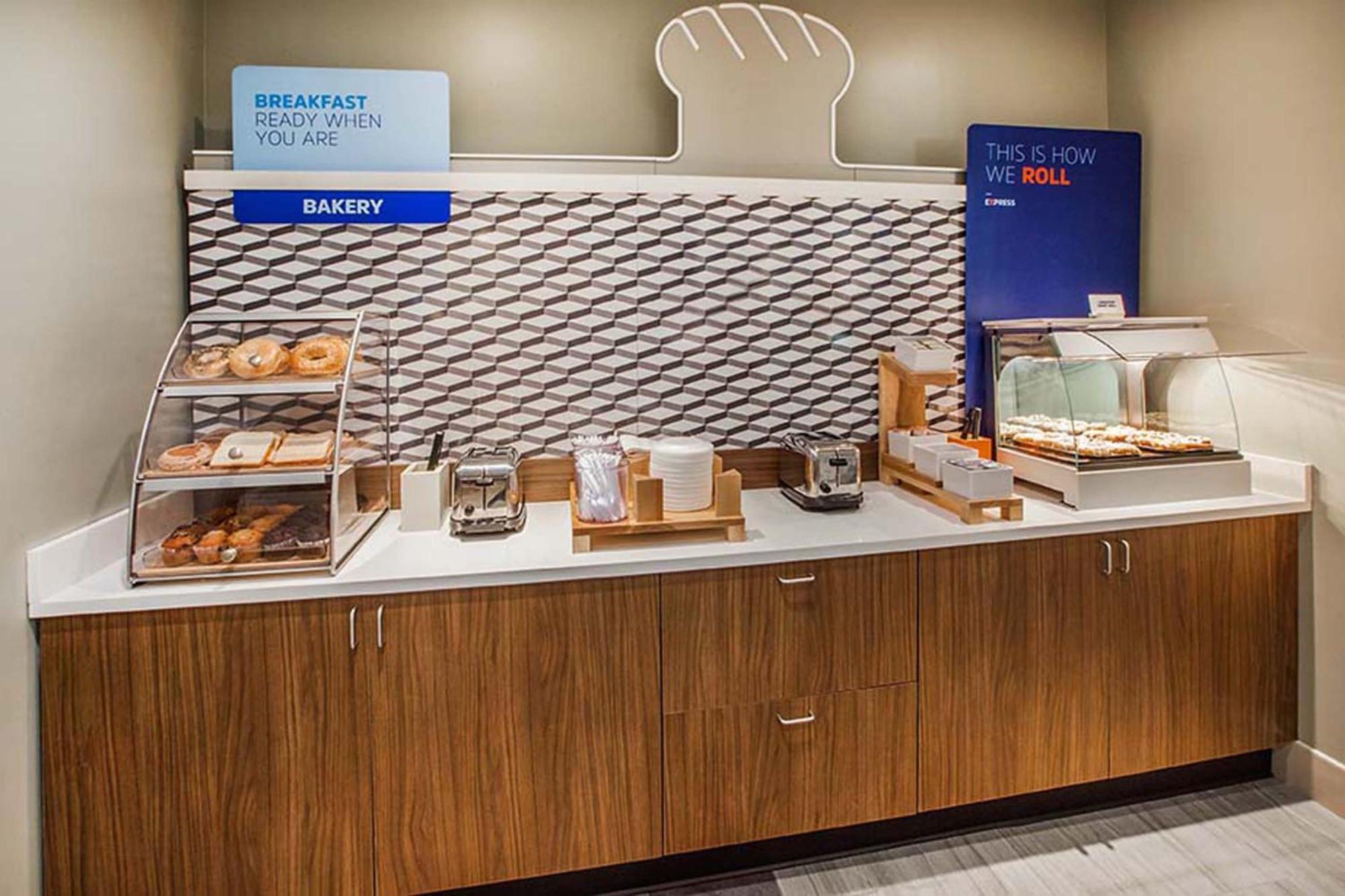 Holiday Inn Express & Suites Colorado Springs-Airport By Ihg Luaran gambar