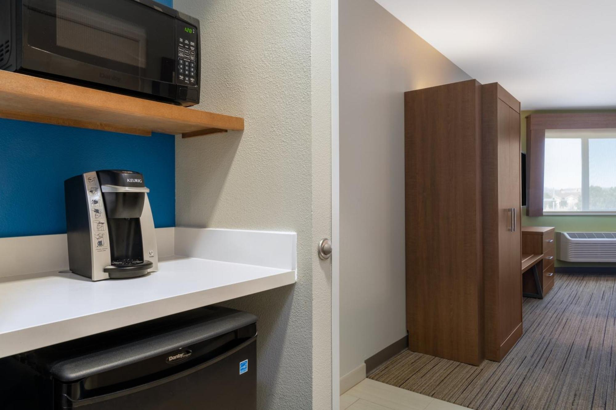 Holiday Inn Express & Suites Colorado Springs-Airport By Ihg Luaran gambar